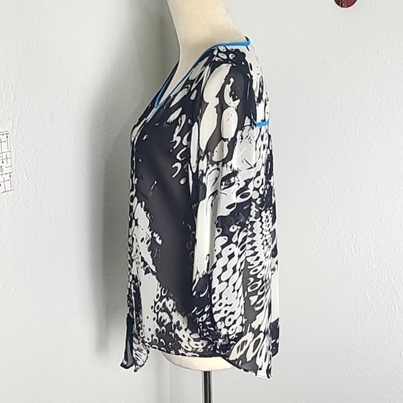 a.n.a. Black & White Patterned Sheer Top with Blue Trim,Ties at Waist Size Small - Picture 5 of 9